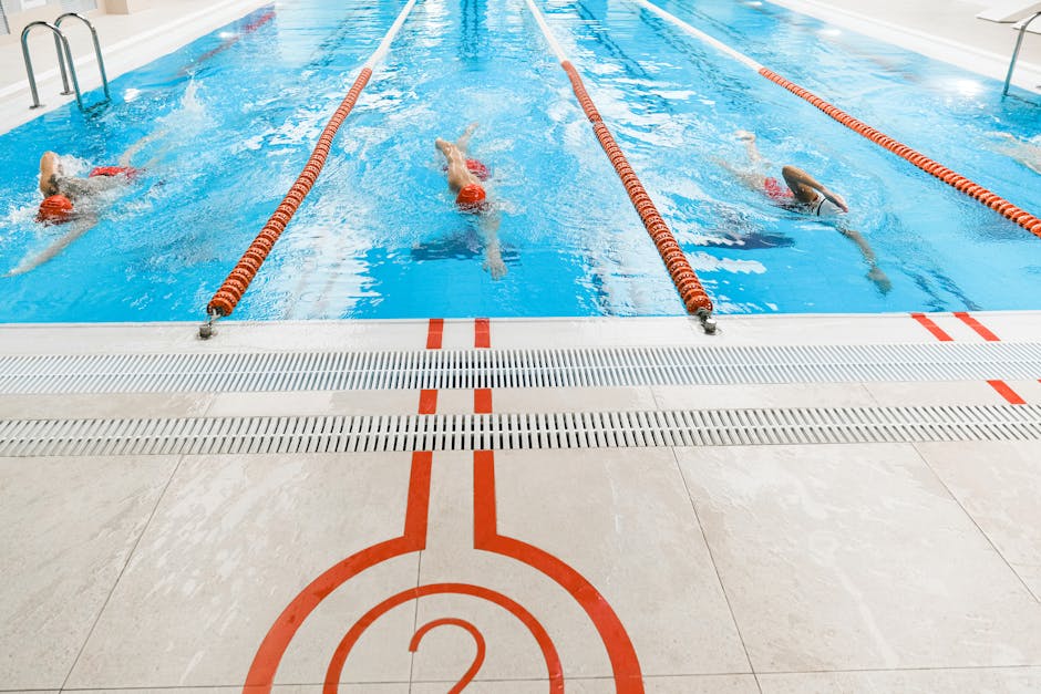 Robot piscine automatisé nettoyant une piscine